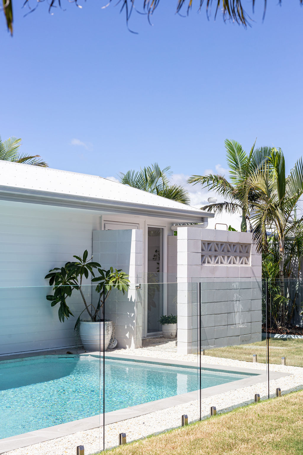 designer breezeblocks - outdoor shower and pool installations - best pool builders gold coast